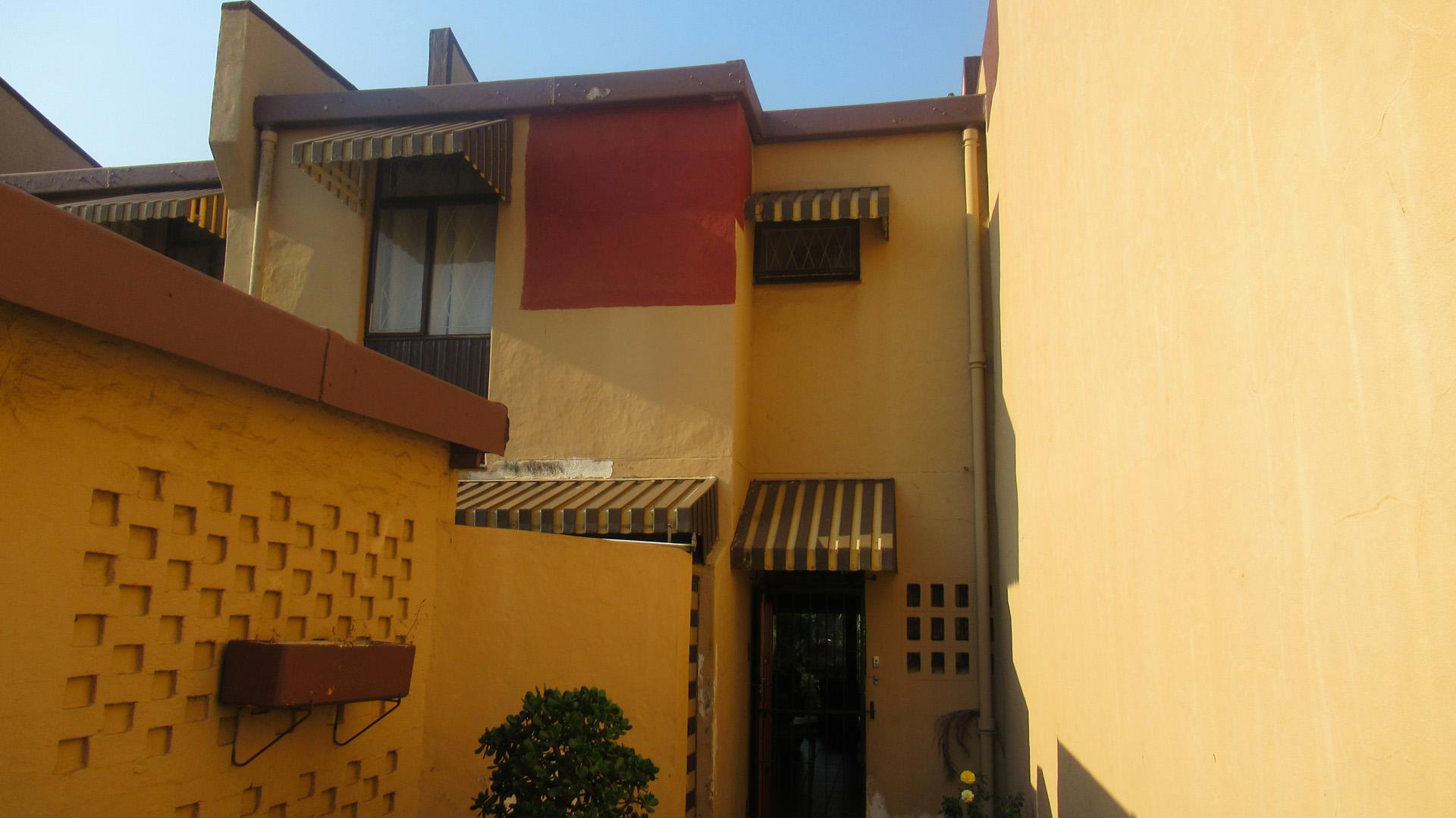 Front View of property in Montclair (Dbn)