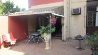 Patio - 17 square meters of property in Montclair (Dbn)