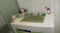 Main Bathroom - 4 square meters of property in Montclair (Dbn)