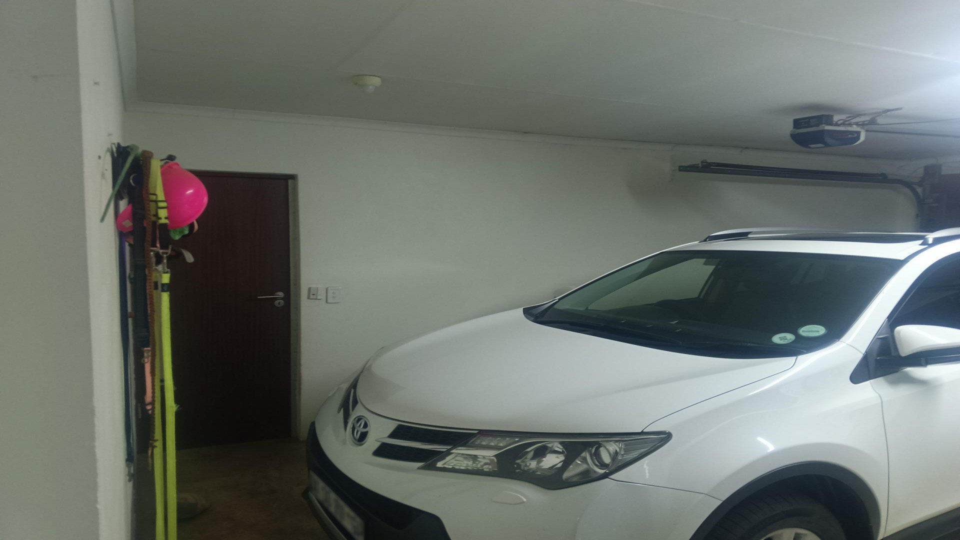 Garage - 69 square meters of property in Bronberrik