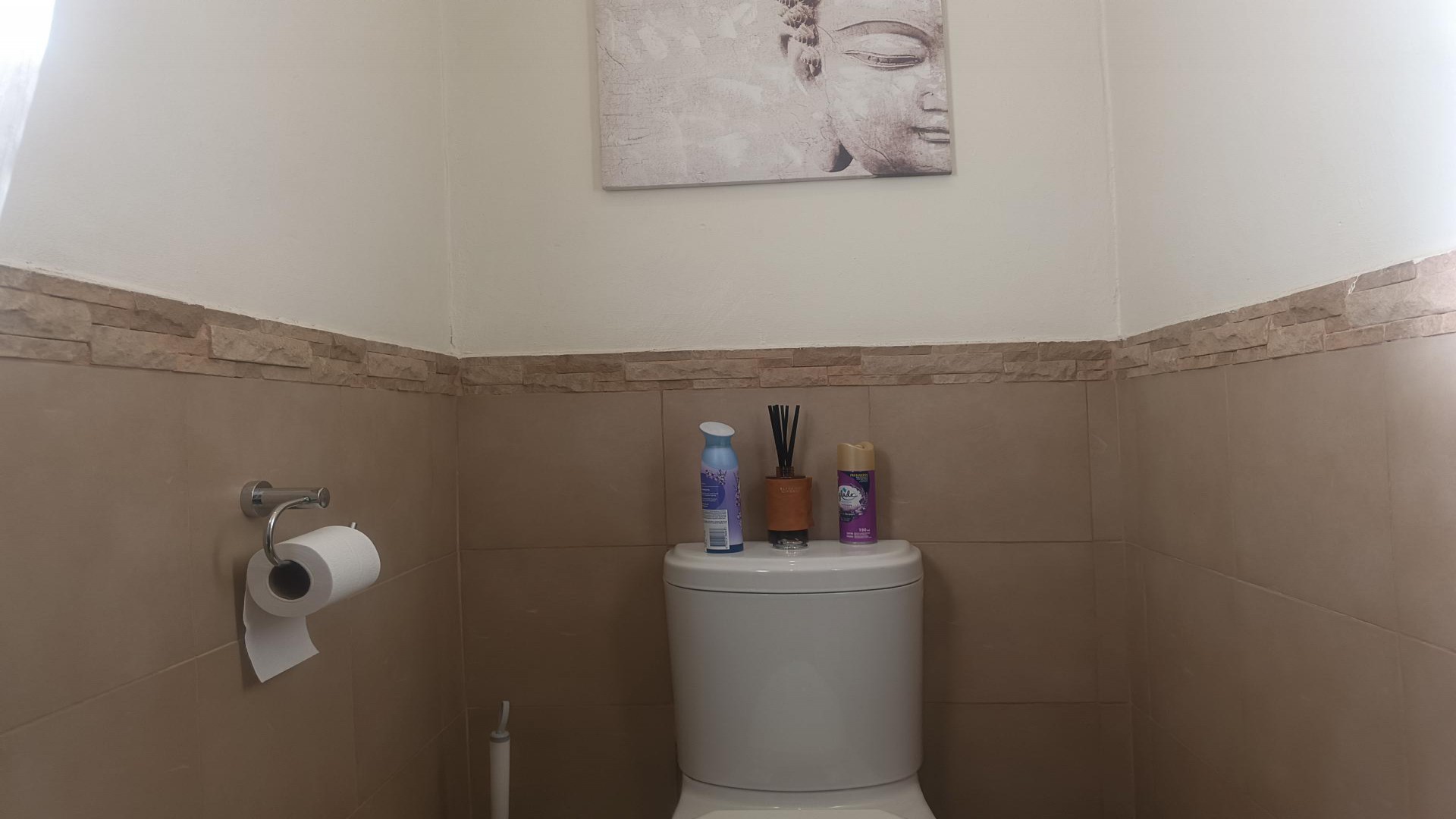 Main Bathroom - 10 square meters of property in Bronberrik