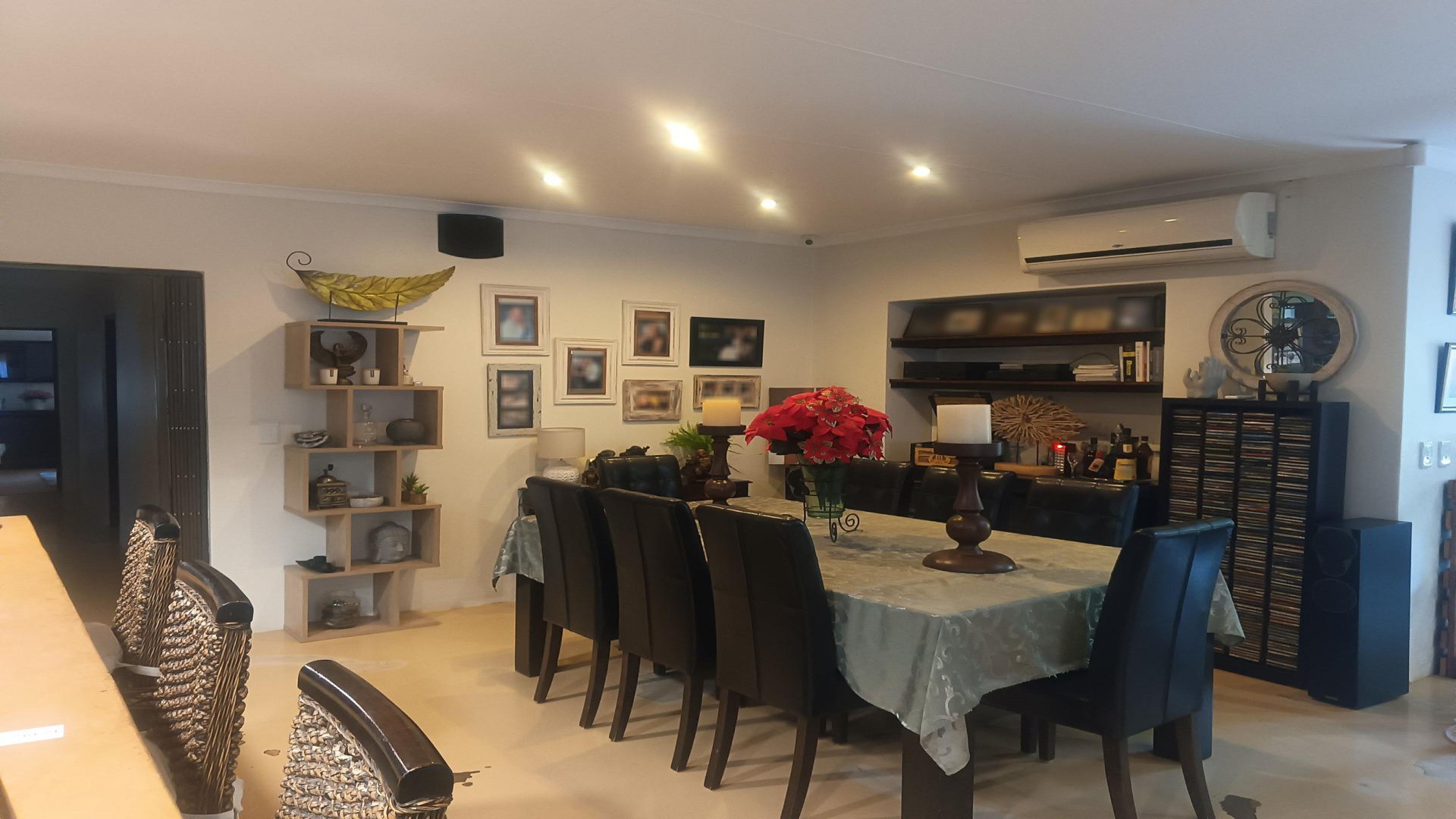 Dining Room - 15 square meters of property in Bronberrik