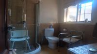 Bathroom 1 - 4 square meters of property in Bronberrik