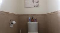 Main Bathroom - 10 square meters of property in Bronberrik