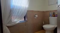 Main Bathroom - 10 square meters of property in Bronberrik