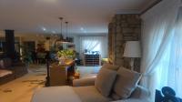 Lounges - 53 square meters of property in Bronberrik