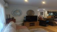 Lounges - 53 square meters of property in Bronberrik