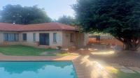 Swimming Pool of property in Bronberrik