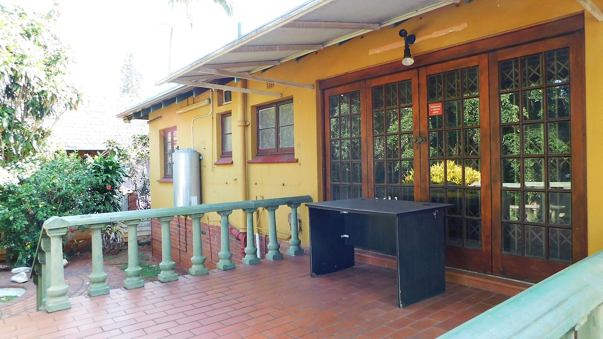 Patio - 25 square meters of property in Umbilo 