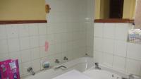 Bathroom 1 - 7 square meters of property in Florida