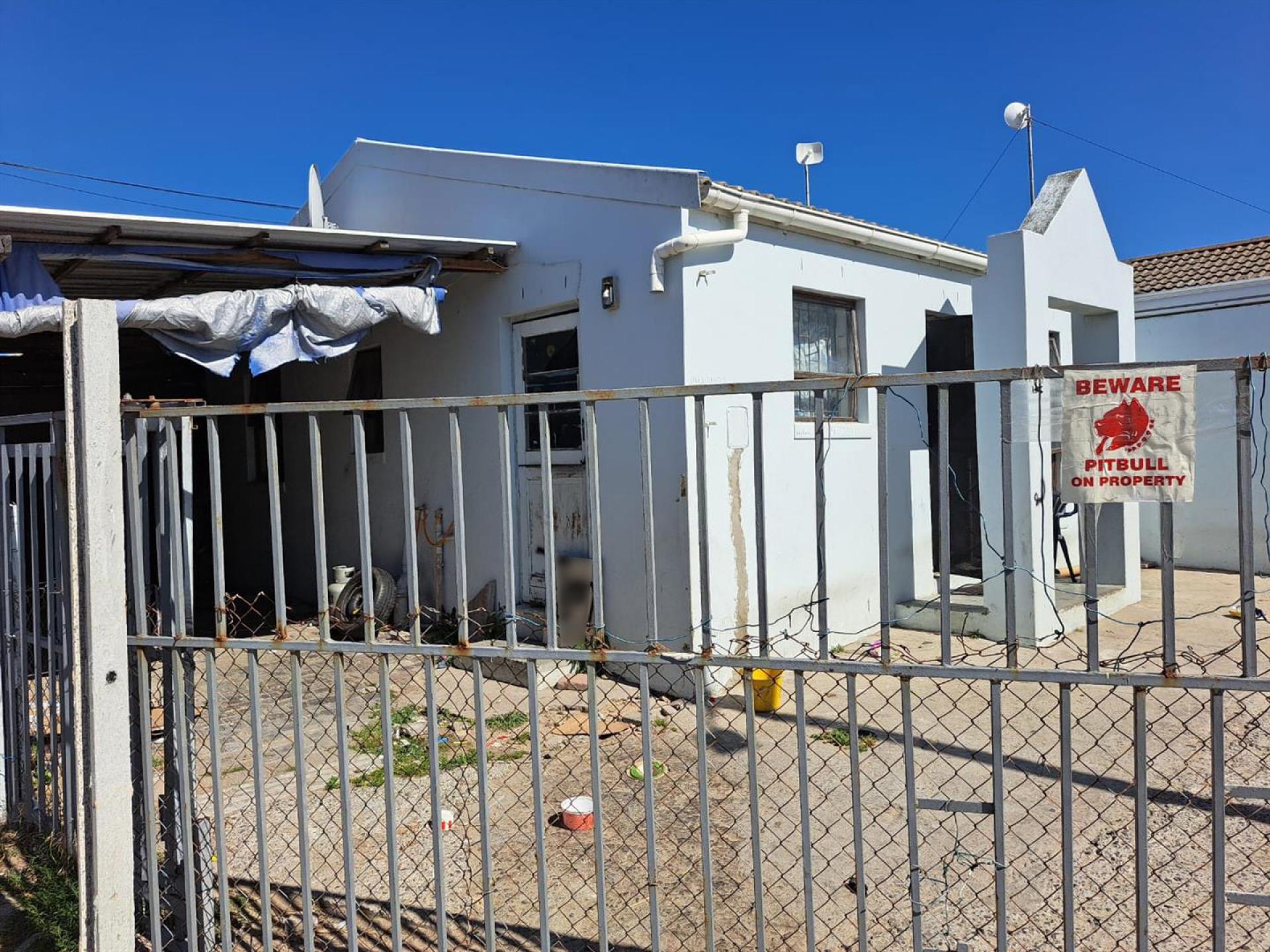 Front View of property in Phoenix (Milnerton)
