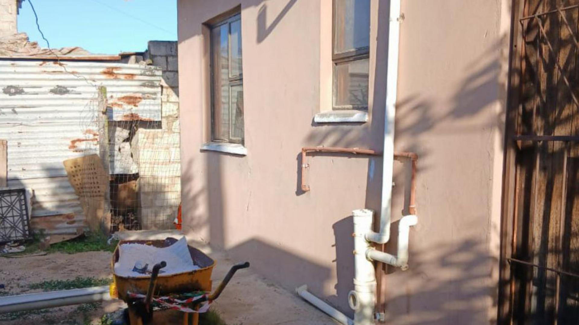 Backyard of property in Ibhayi (Zwide)