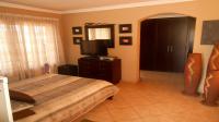 Bed Room 1 - 54 square meters of property in Hartbeespoort