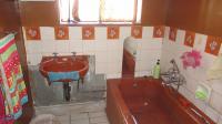 Bathroom 1 - 8 square meters of property in Daggafontein