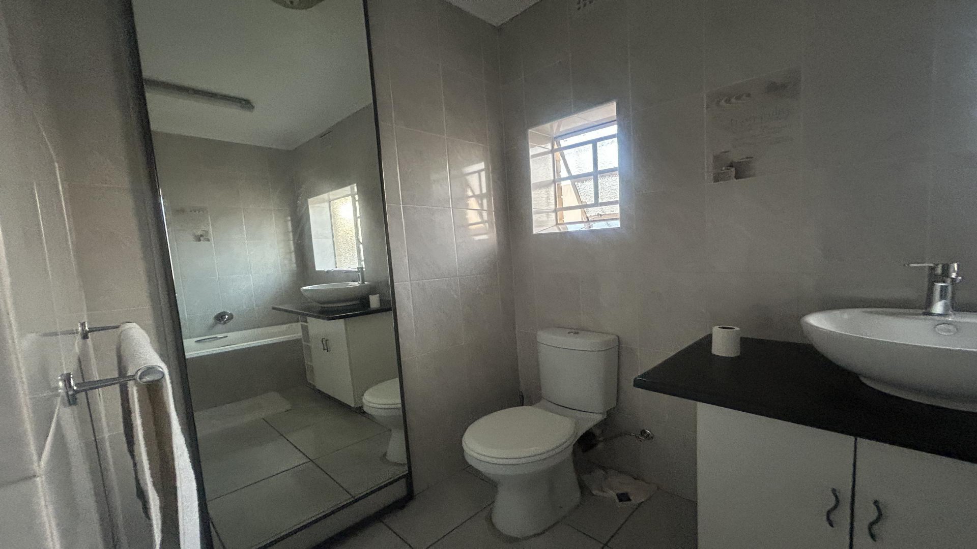 Bathroom 1 of property in Discovery