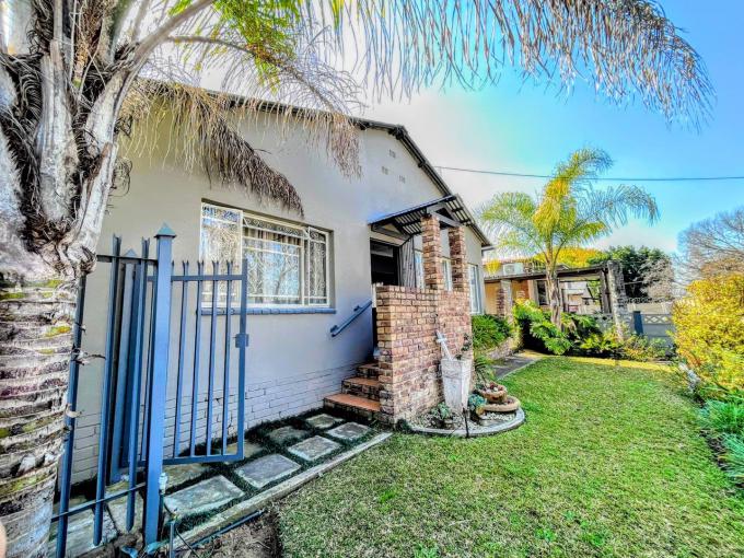 4 Bedroom House for Sale For Sale in Mountain View MR52302