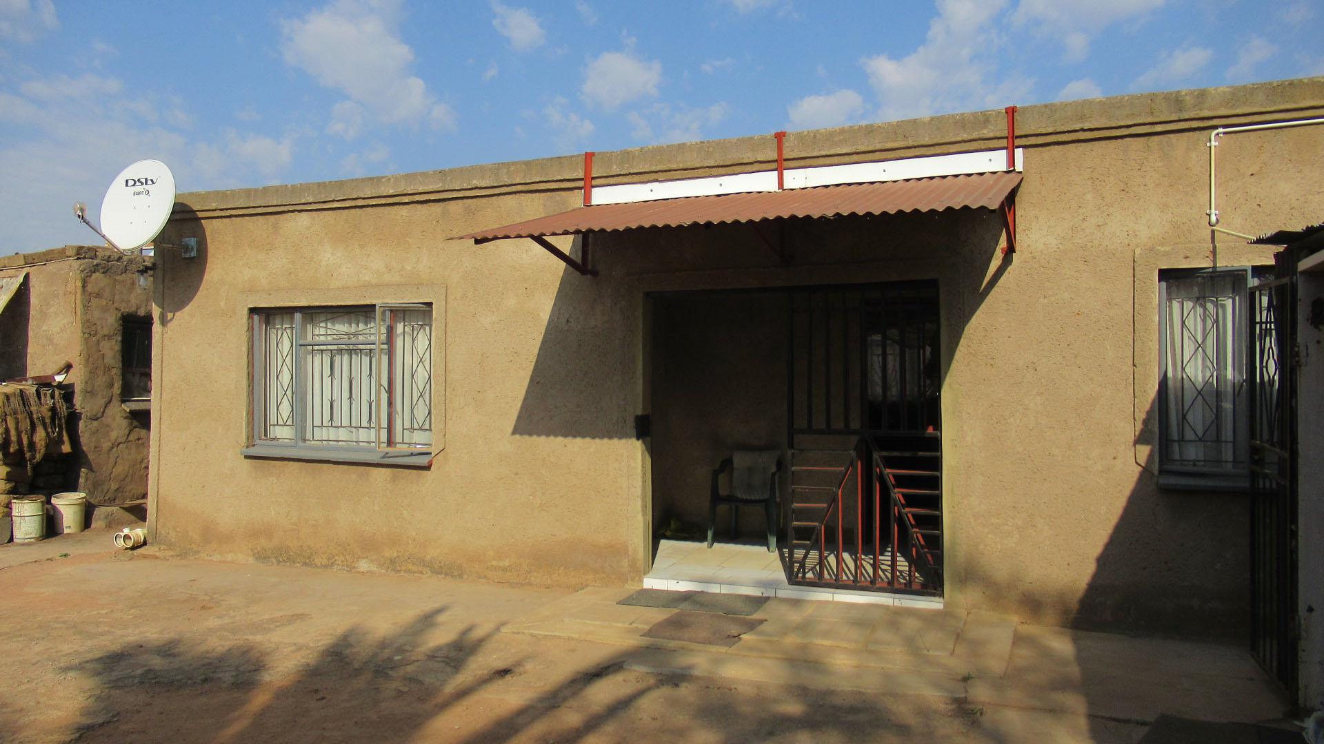 Front View of property in Soshanguve