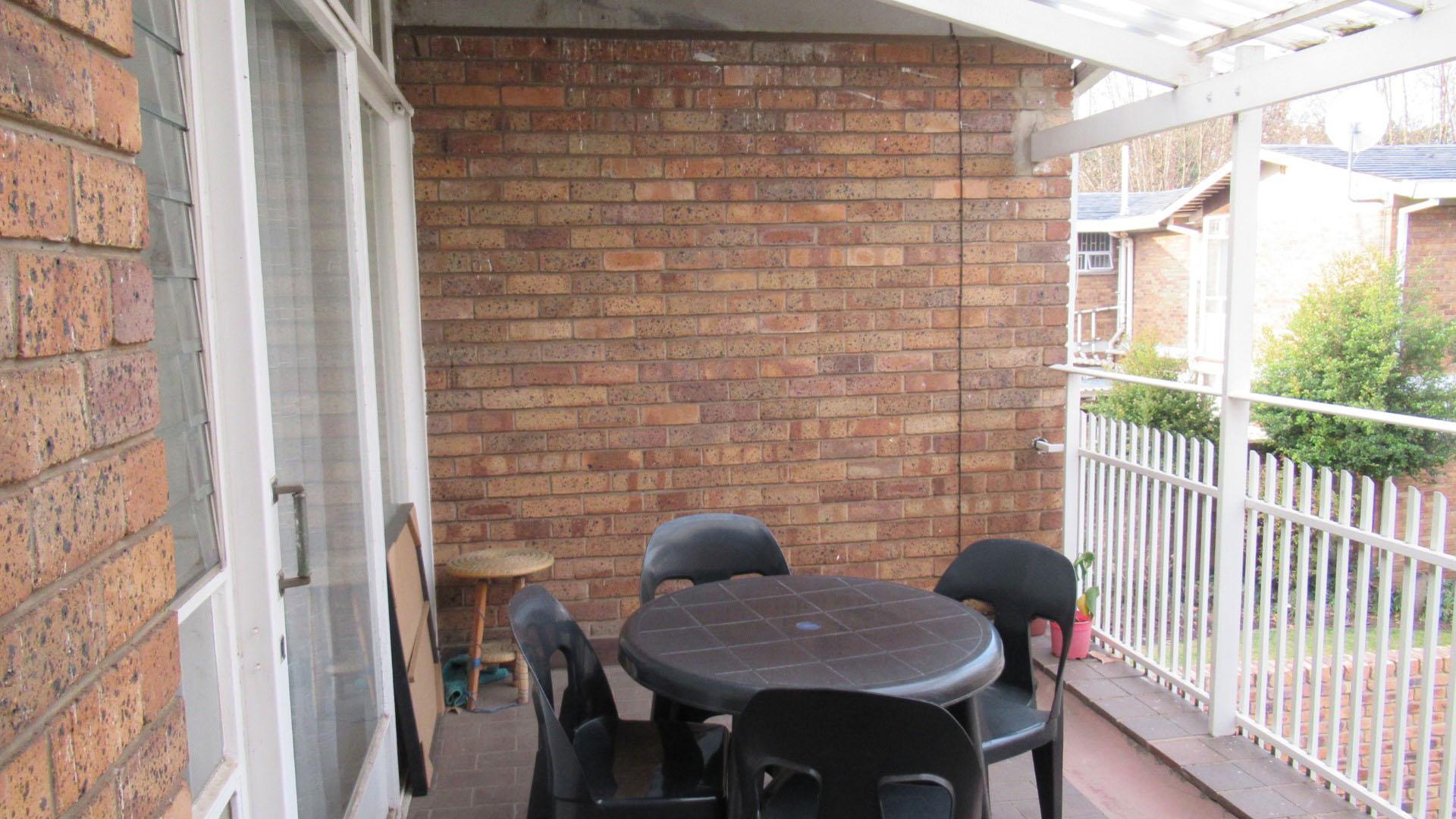 Balcony - 17 square meters of property in Benoni