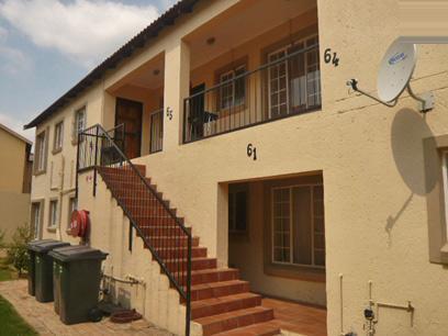 2 Bedroom Simplex for Sale and to Rent For Sale in Wilgeheuwel  - Private Sale - MR52332