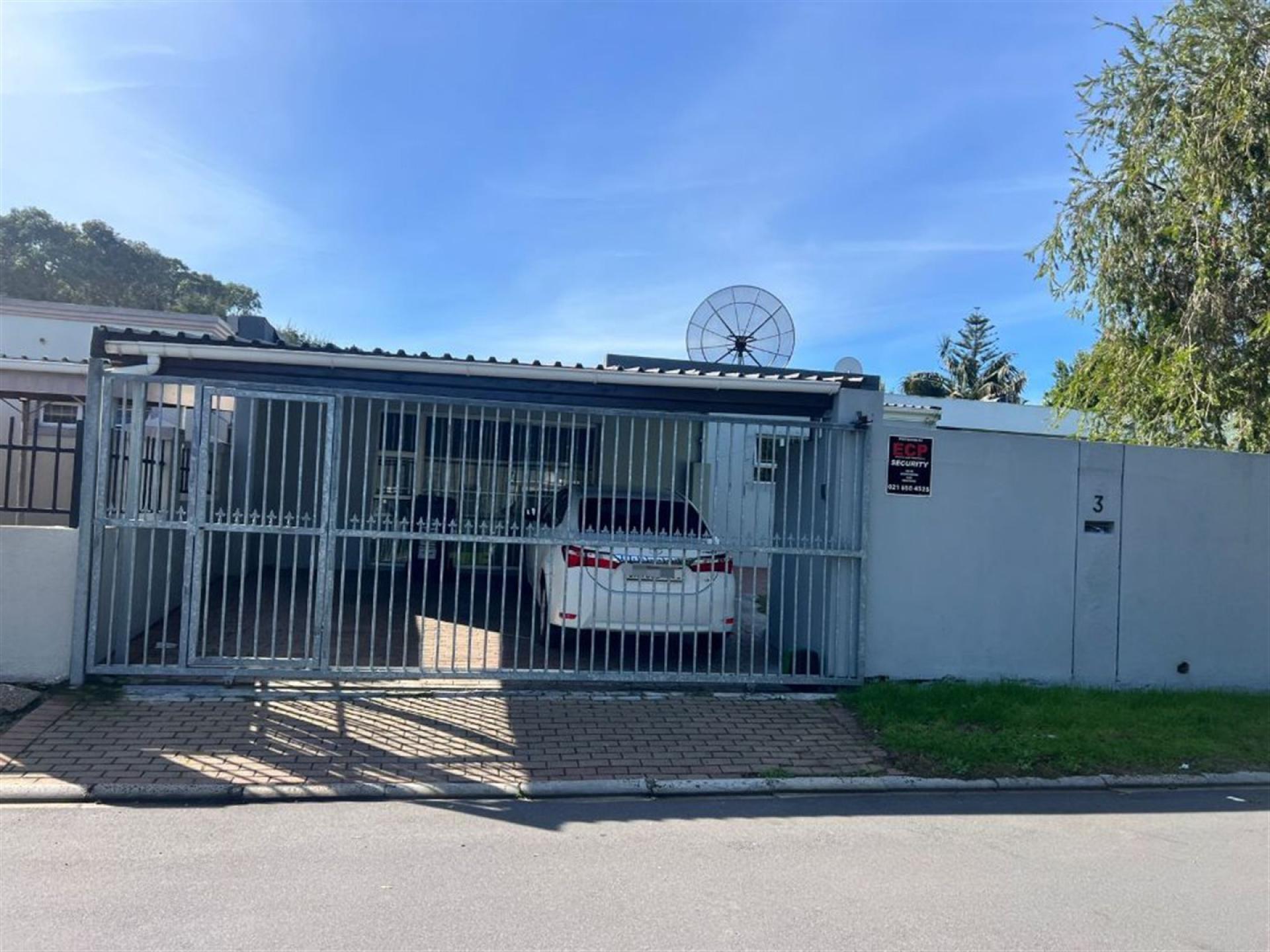 Front View of property in Goodwood