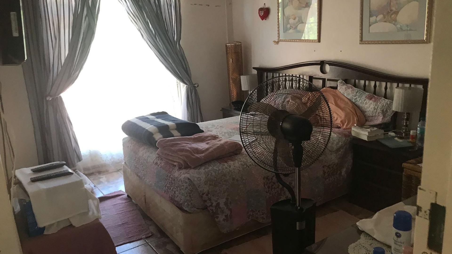 Bed Room 2 - 16 square meters of property in Rustenburg