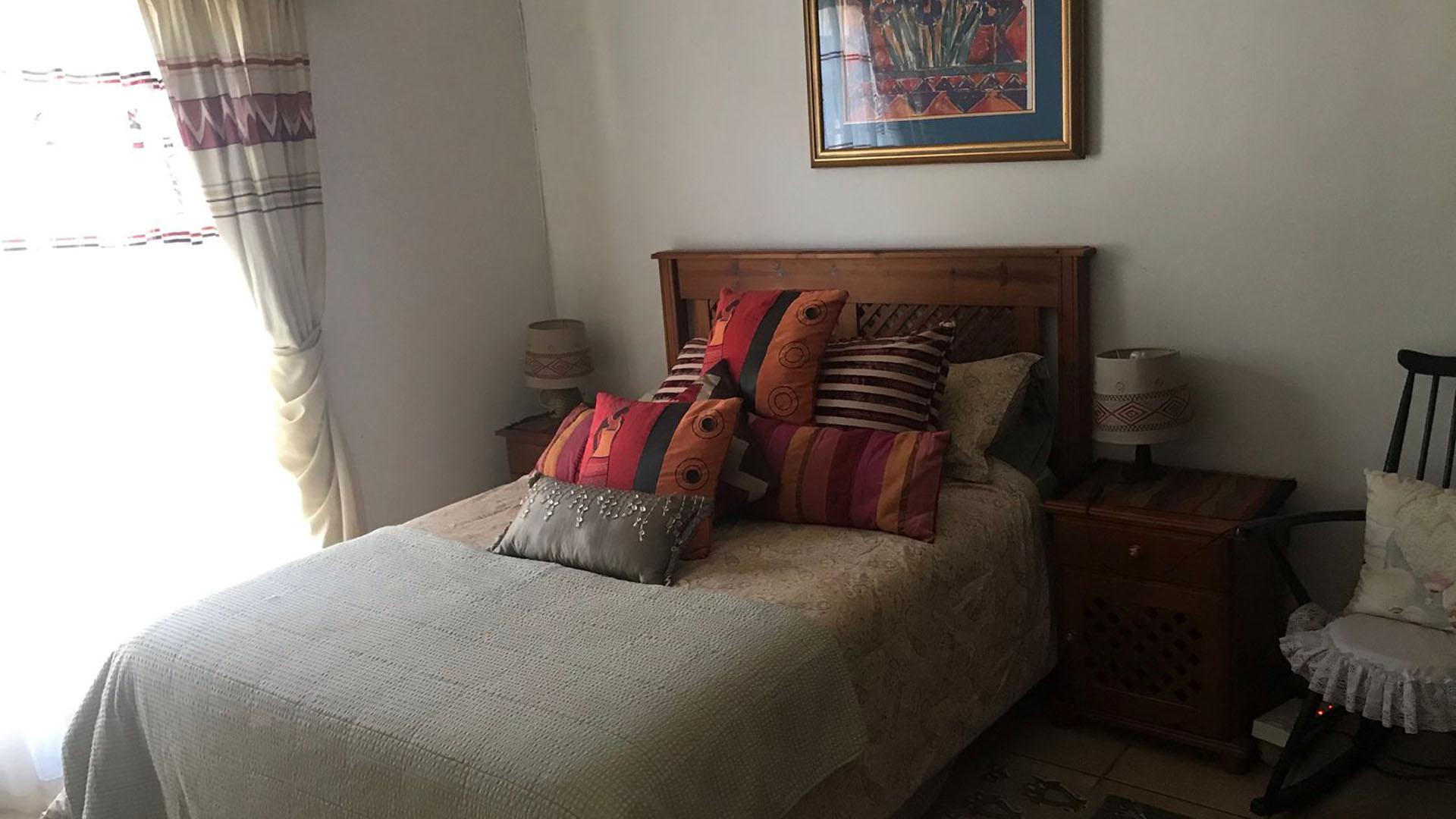 Bed Room 4 - 17 square meters of property in Rustenburg