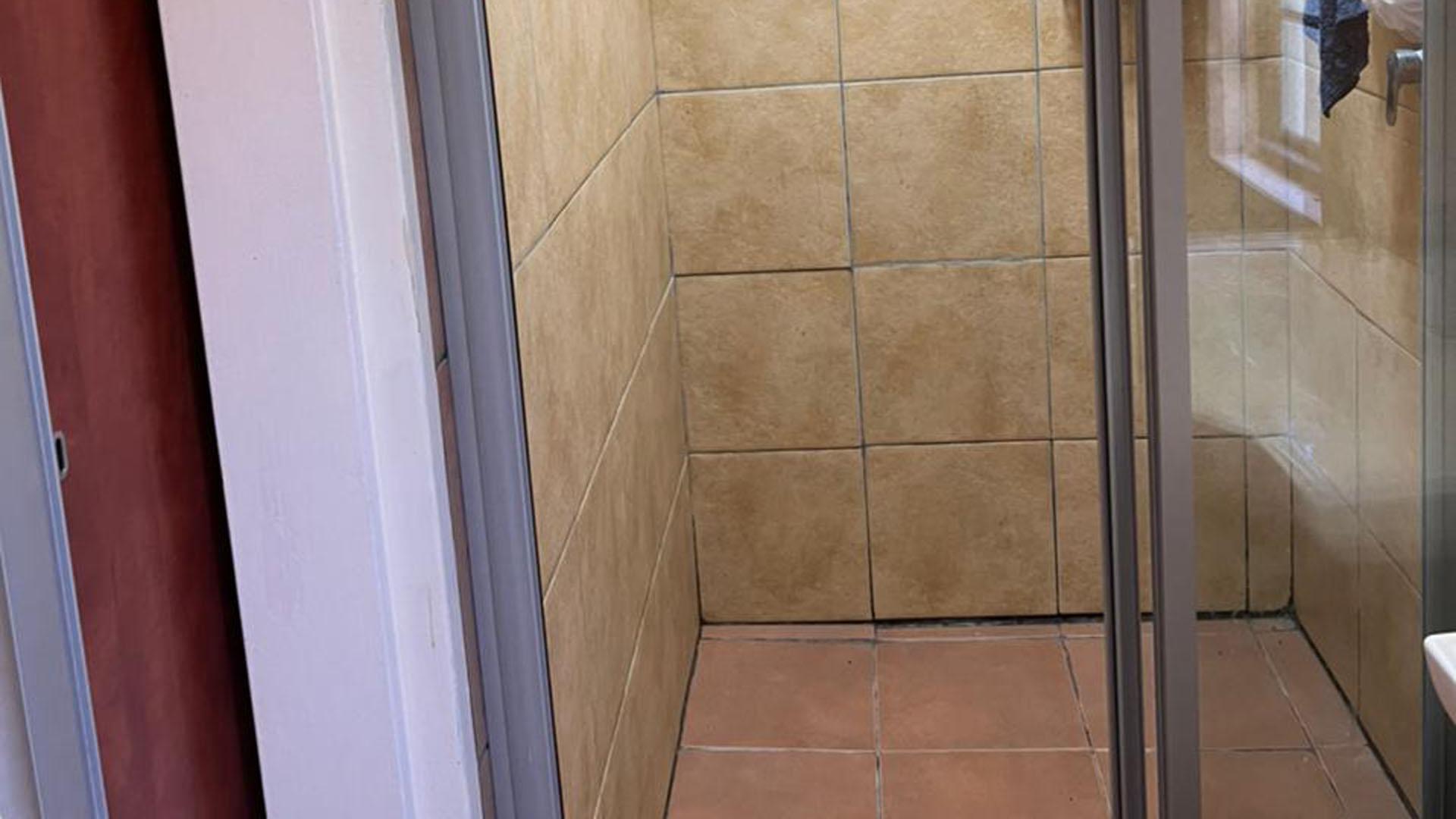 Bathroom 3+ - 15 square meters of property in Rustenburg