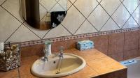 Bathroom 1 - 14 square meters of property in Rustenburg