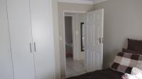 Bed Room 1 - 15 square meters of property in Wilropark