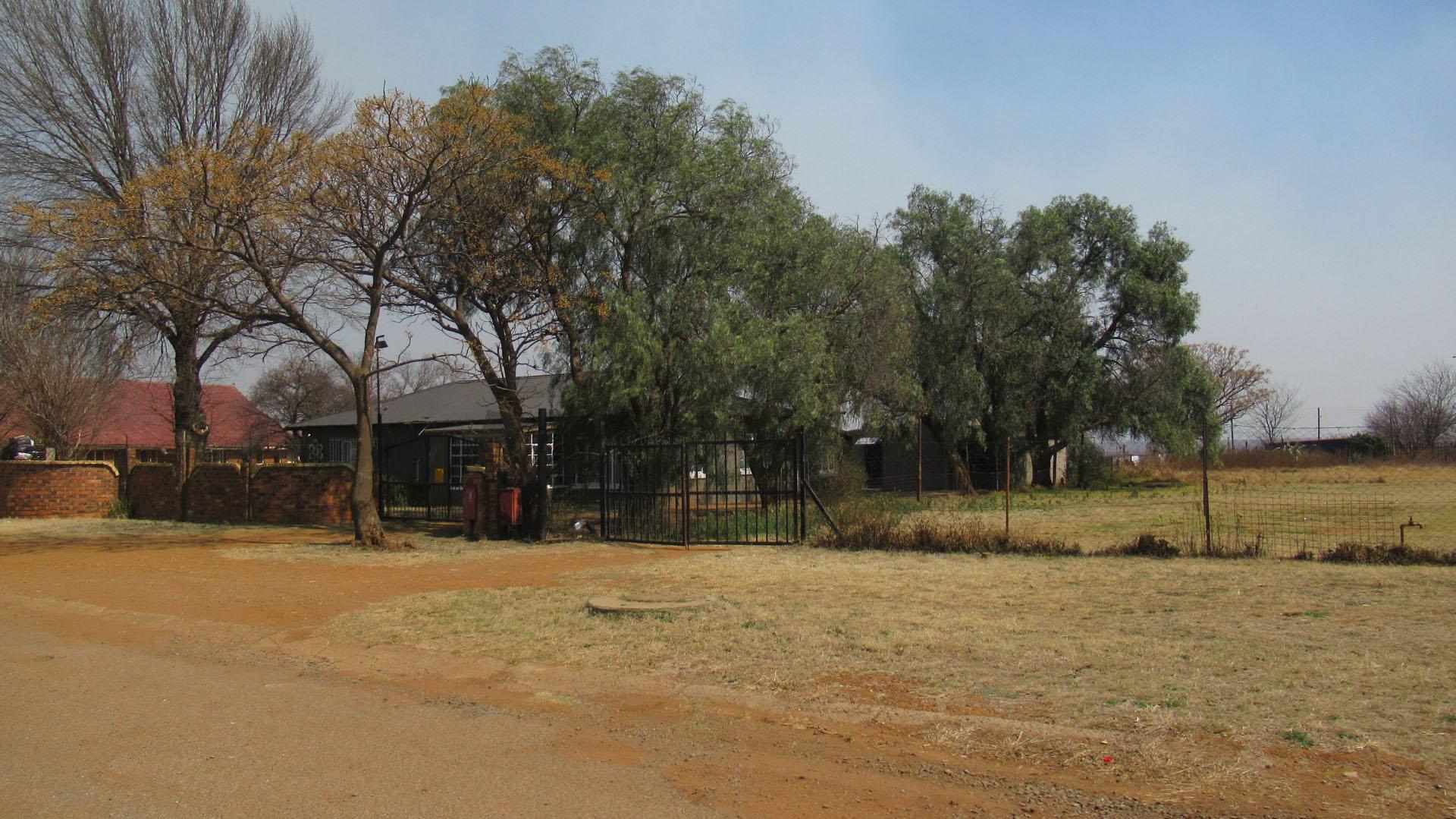 Front View of property in Balfour