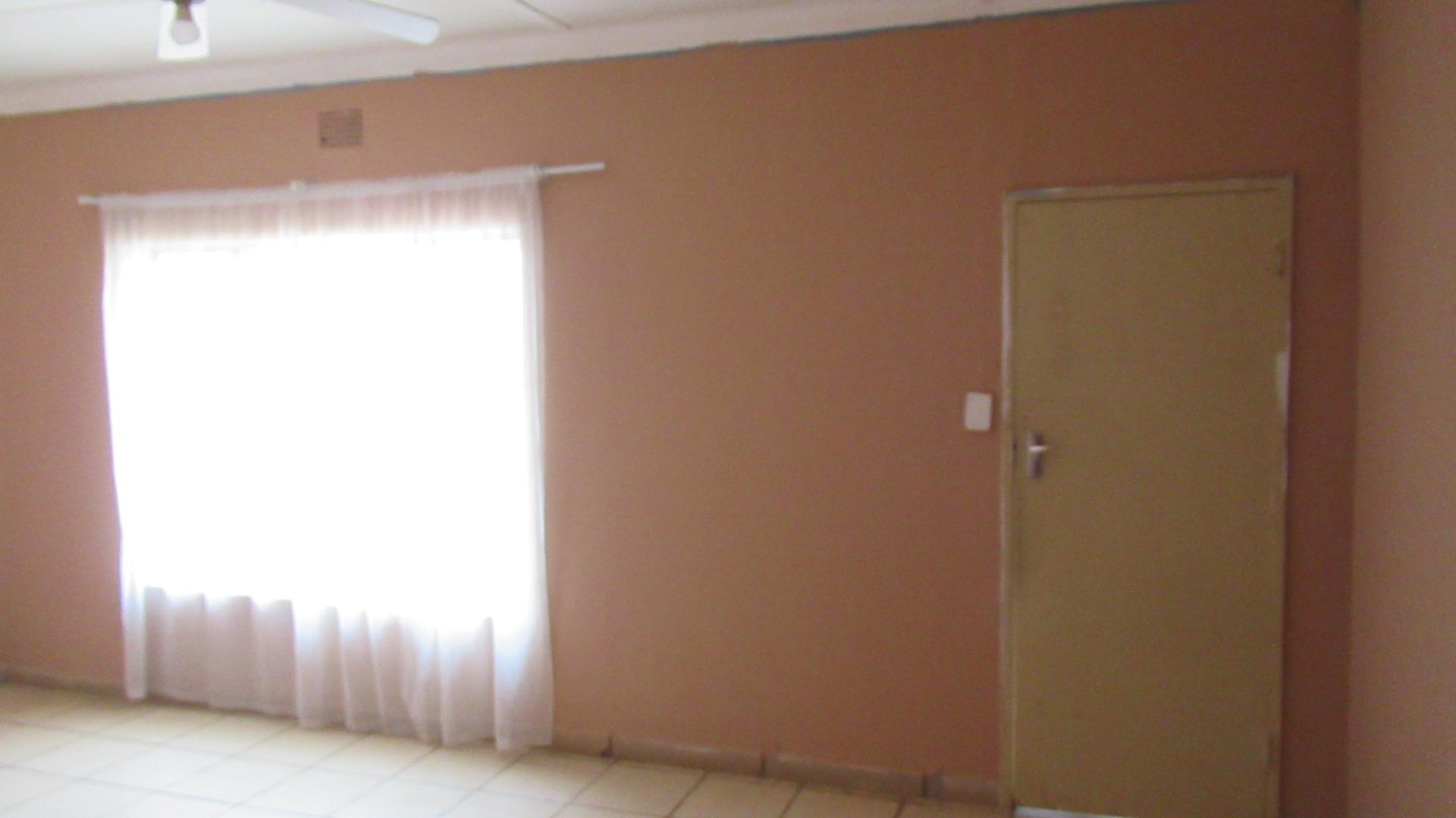 Bed Room 2 - 24 square meters of property in Balfour