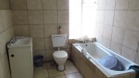 Bathroom 1 - 10 square meters of property in Balfour