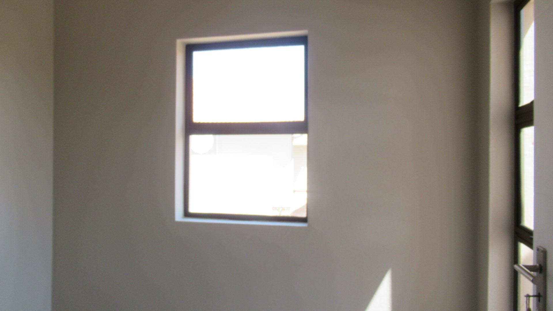 Bed Room 1 - 22 square meters of property in Xanadu Eco Park