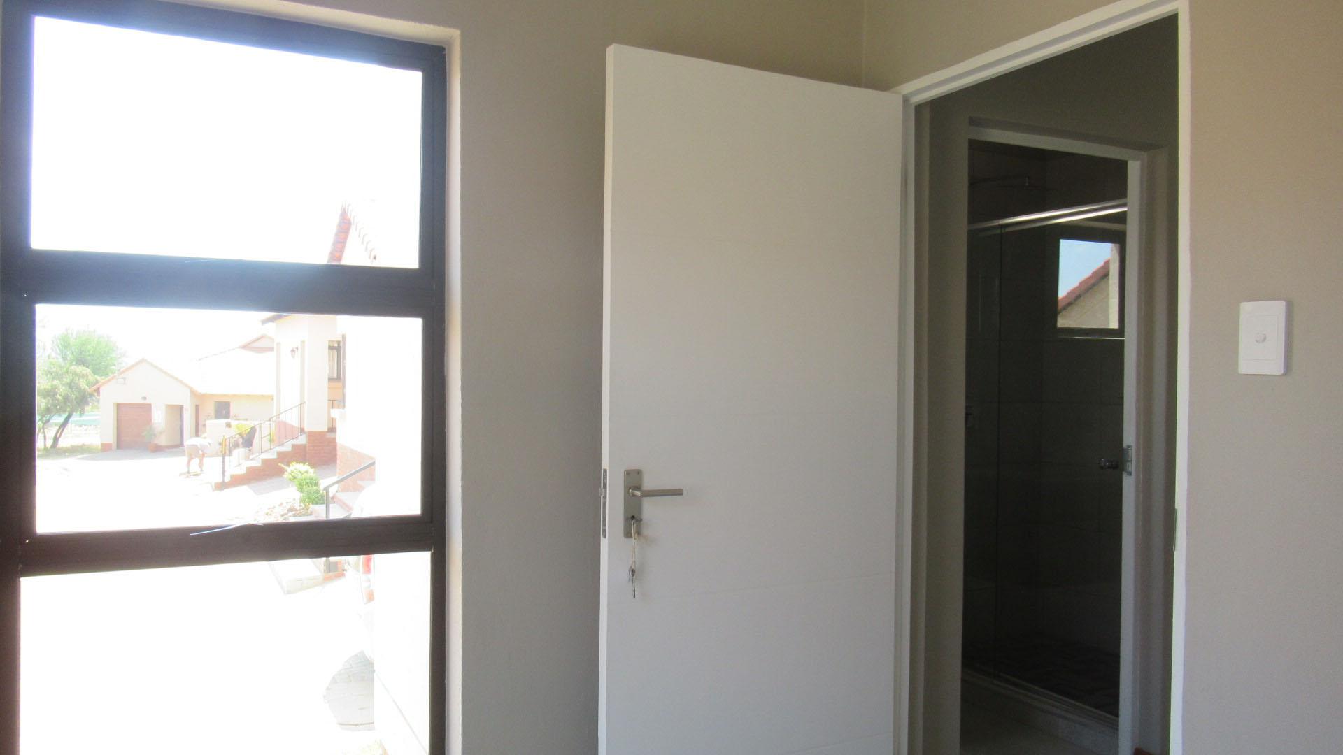 Bed Room 1 - 22 square meters of property in Xanadu Eco Park