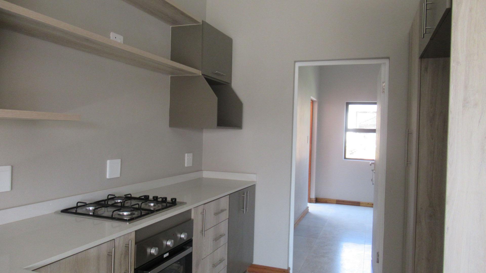 Kitchen - 10 square meters of property in Xanadu Eco Park