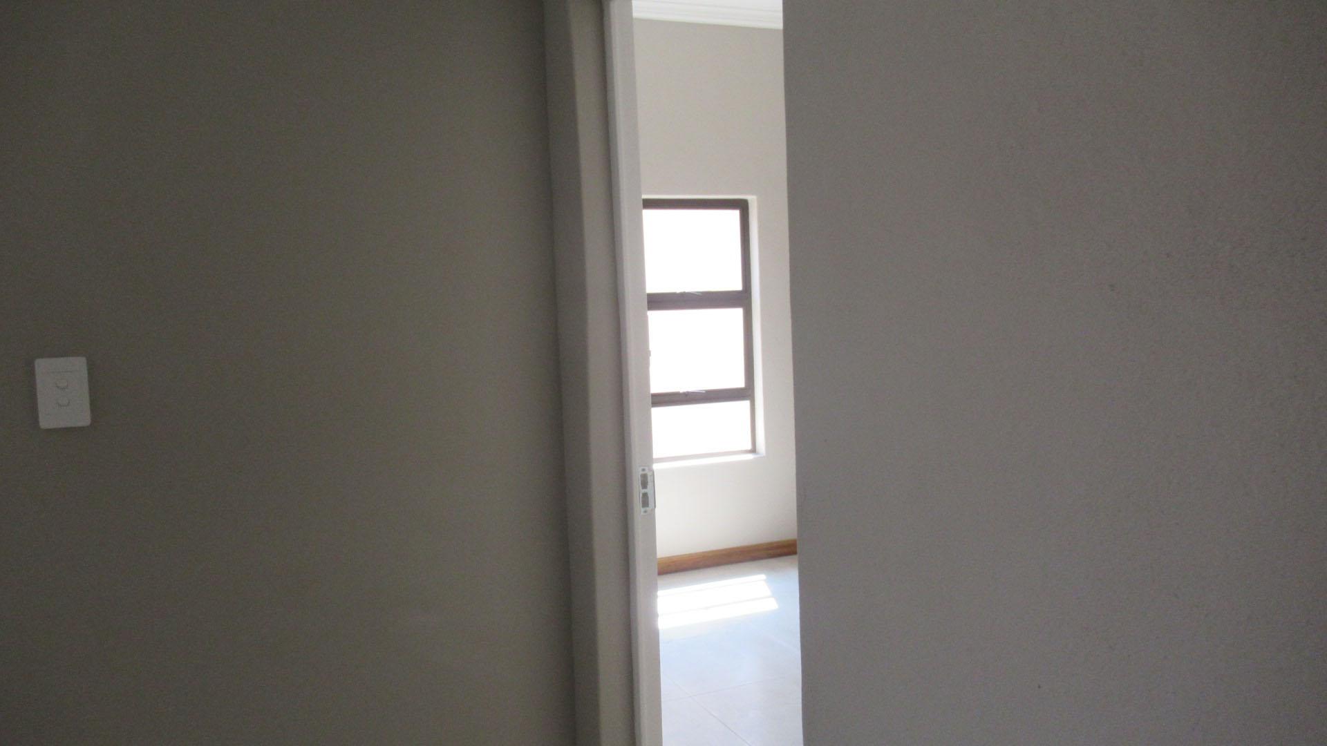 Spaces - 17 square meters of property in Xanadu Eco Park