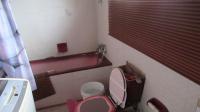 Bathroom 1 - 7 square meters of property in Fairbreeze