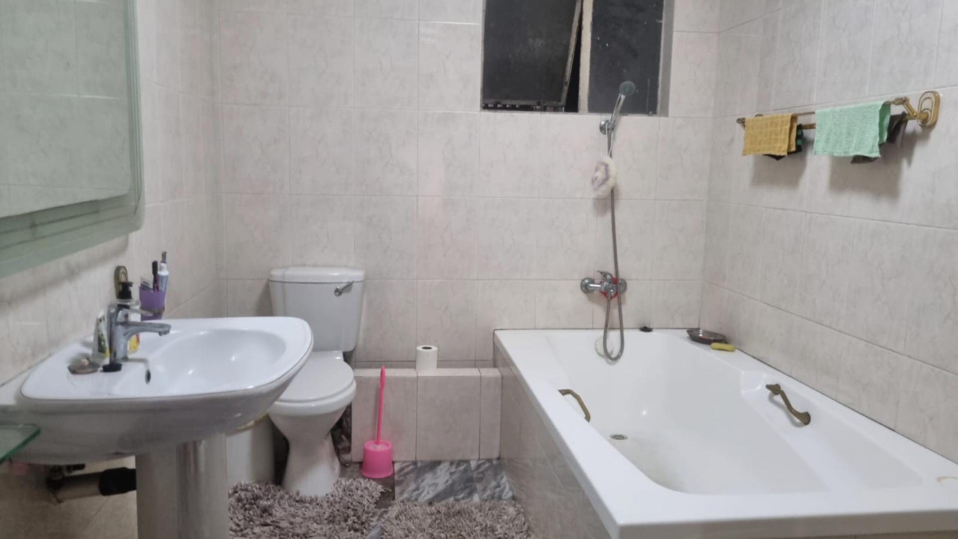 Bathroom 1 of property in Durban Central