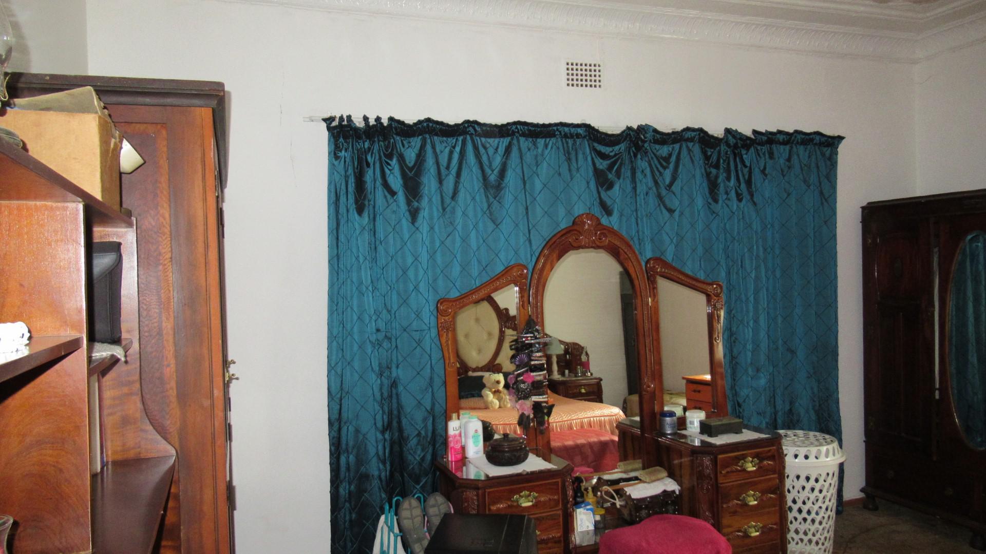 Main Bedroom - 26 square meters of property in Fairleads