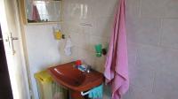 Bathroom 1 - 5 square meters of property in Fairleads
