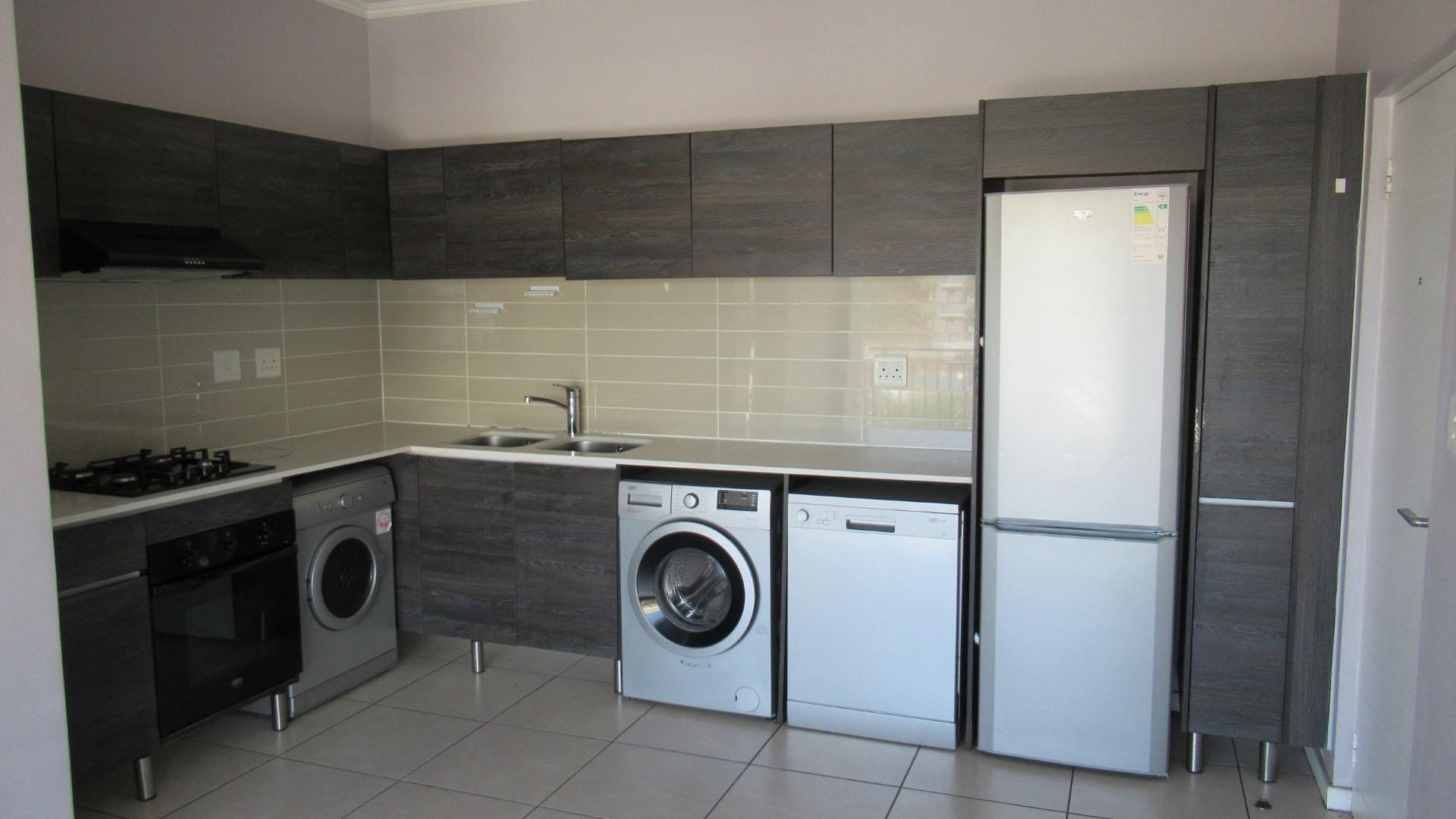 Kitchen - 11 square meters of property in Longmeadow Business Estate