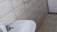 Bathroom 1 - 7 square meters of property in Kinross