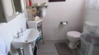 Bathroom 1 - 6 square meters of property in Hibberdene