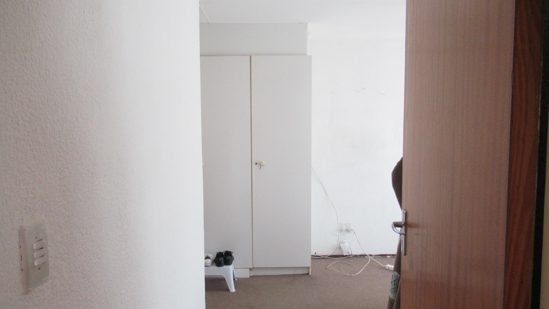 Main Bedroom - 19 square meters of property in Lenasia South