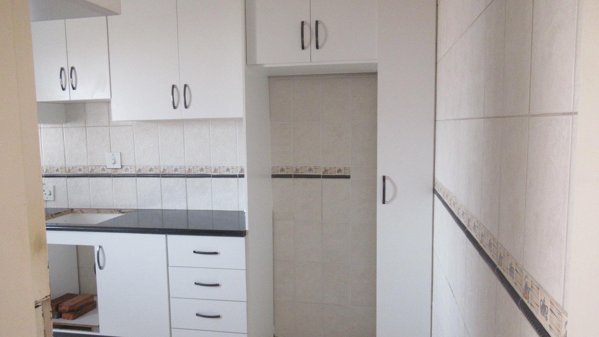 Kitchen - 9 square meters of property in Lenasia South