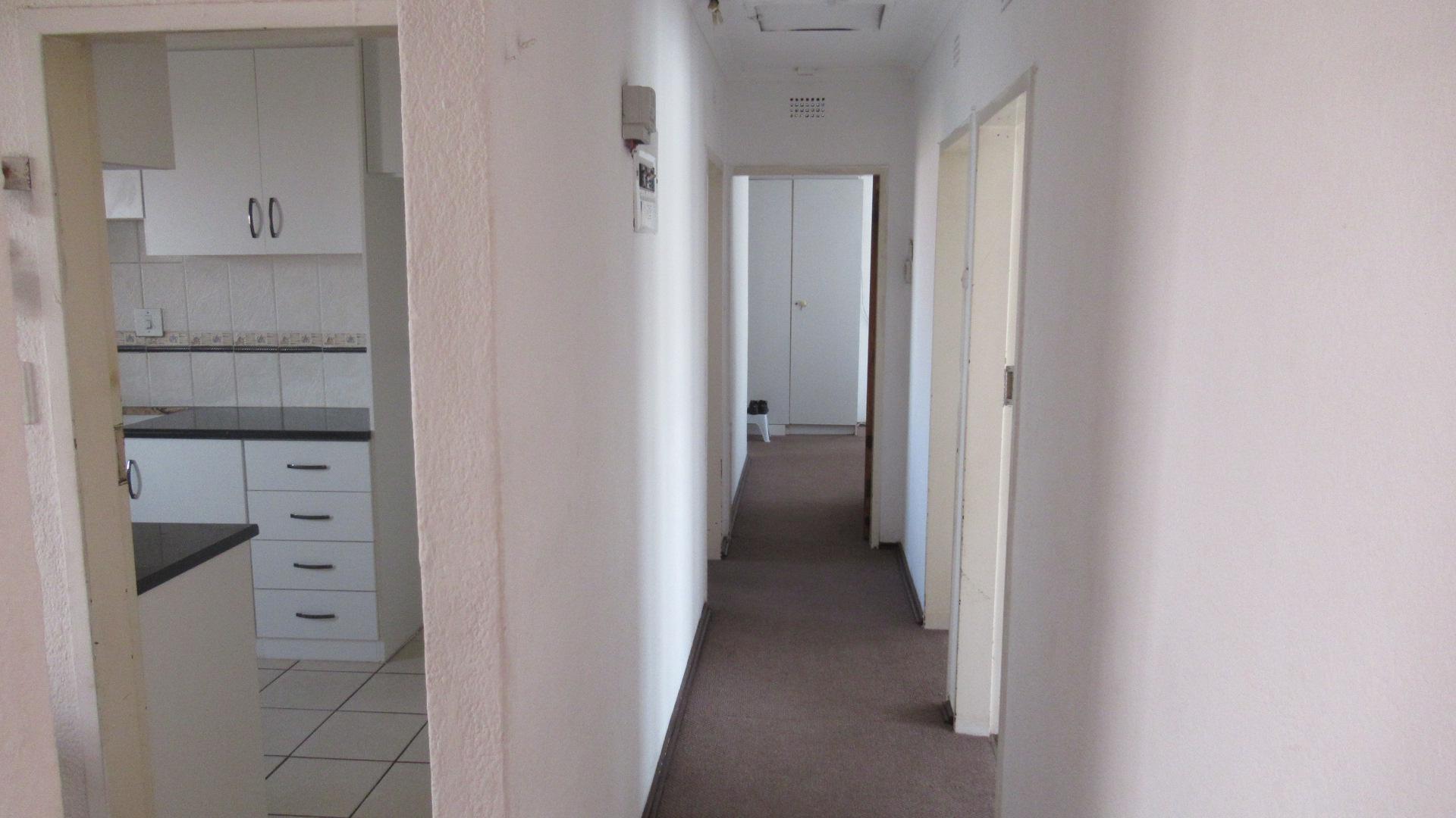 Spaces - 10 square meters of property in Lenasia South