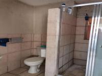 Main Bathroom of property in Braamfontein Werf