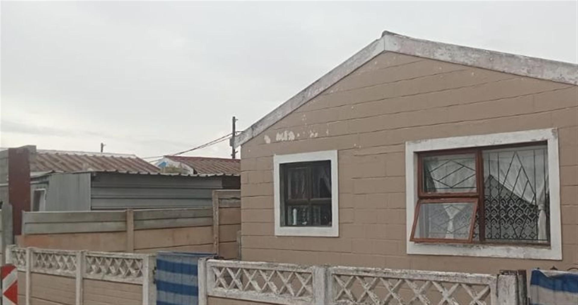 Front View of property in Delft