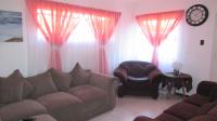 Lounges - 27 square meters of property in Bosmont
