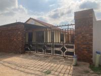 Front View of property in Vosloorus